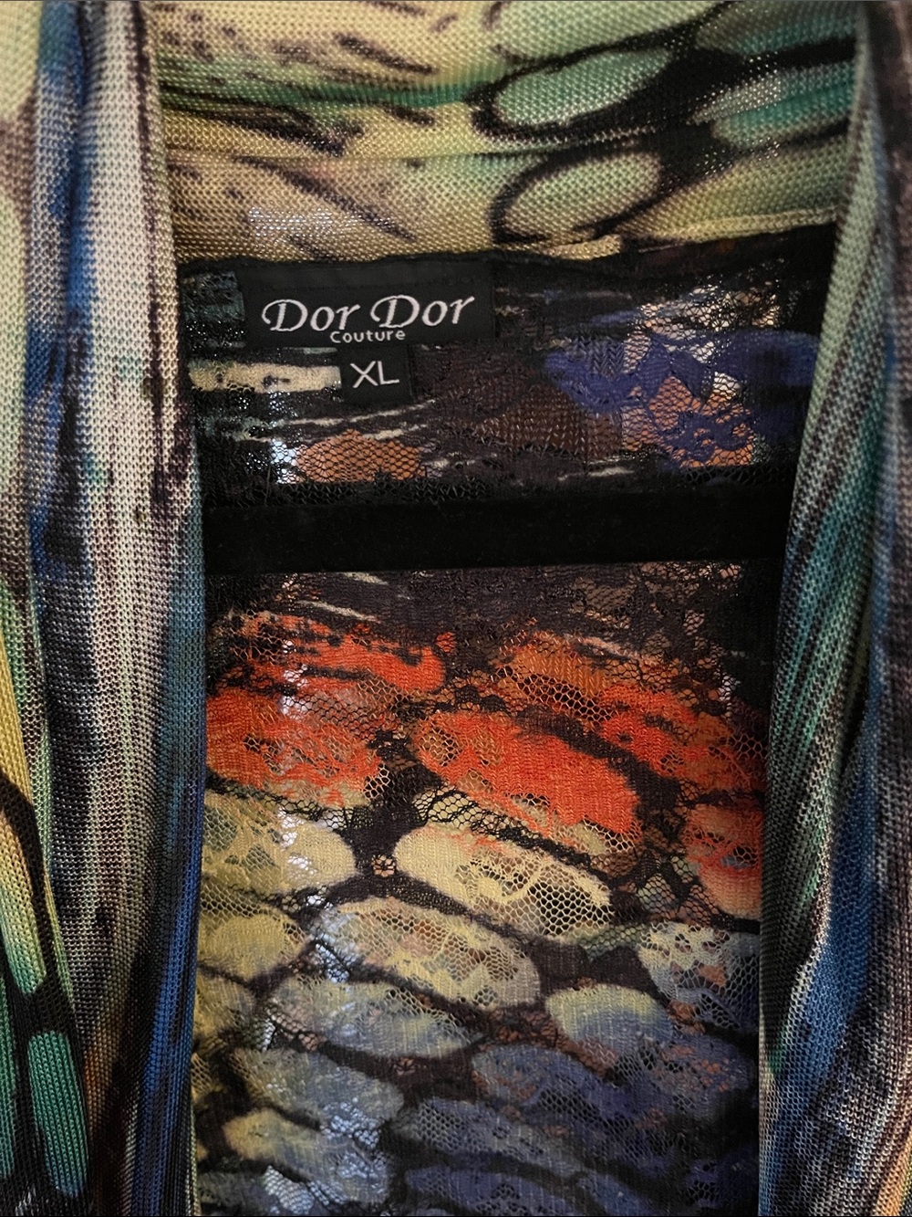 Multicolor Abstract Pattern Lightweight Vest - Picture 2 of 3